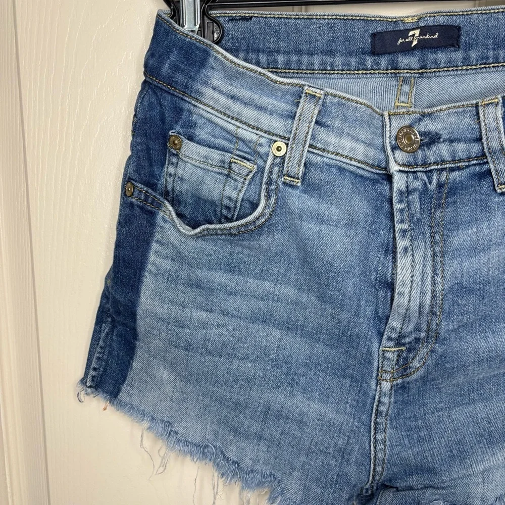 7 For All Mankind Two-toned Distressed Cutoff Shorts Size‎ 26